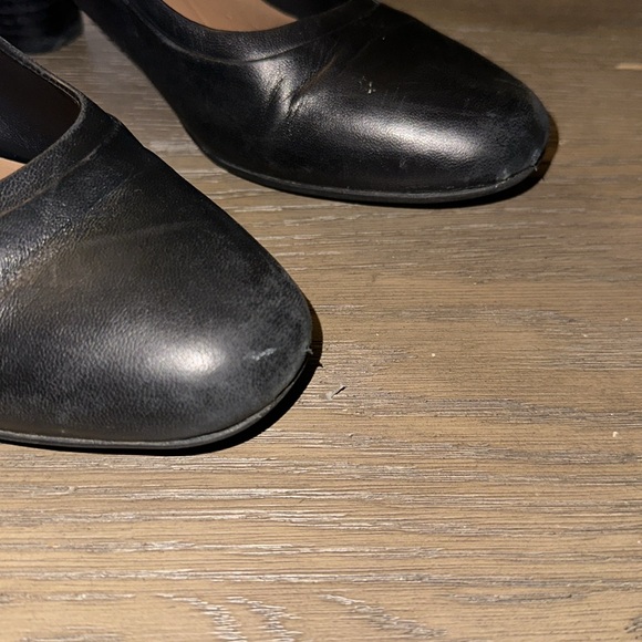 CLARKS Unstructured Cosmo Women's Leather Pumps - Picture 2 of 6